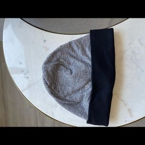 Lululemon reversible winter hat with pony tail hole